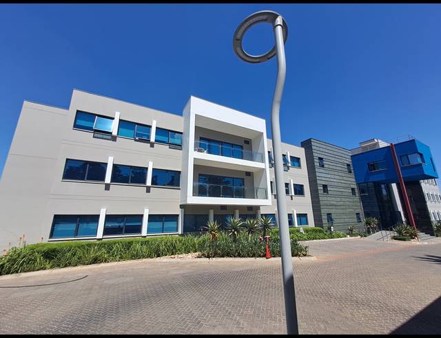 1,200M² OFFICE TO LET IN WAVERLEY